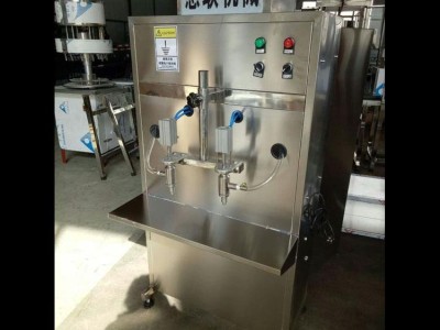 油灌装机 小磨香油灌装机　惠联油类灌装机设备简单好用