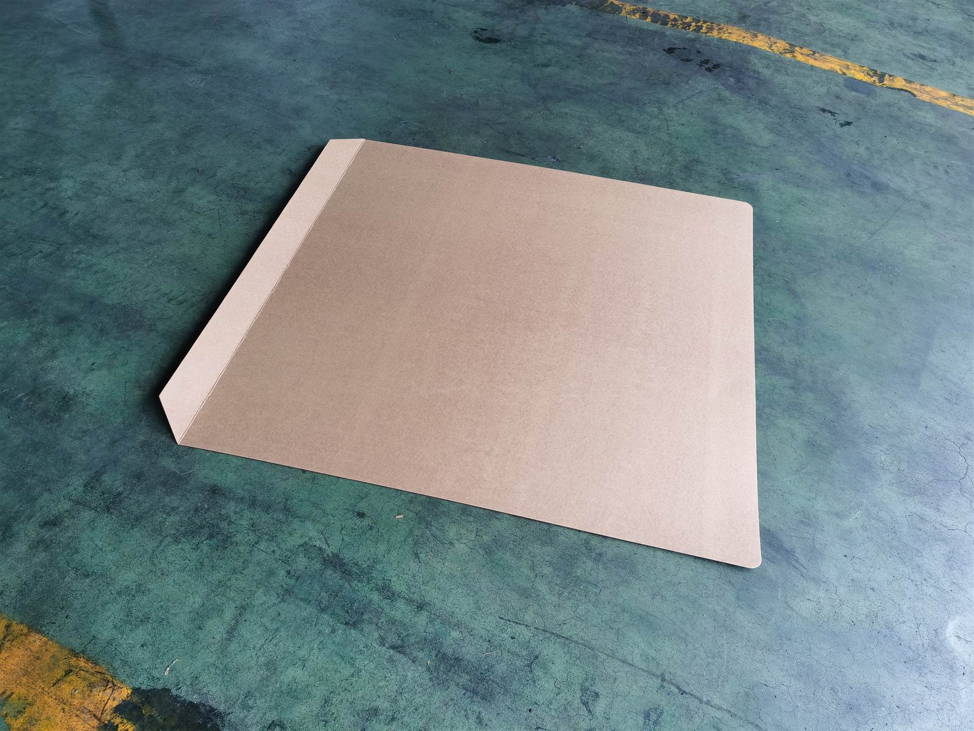 春彩 牛皮纸滑板 paper slipsheet 纸滑托盘 滑托板 滑板纸 纸滑片 0.6mm /